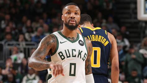 1st half result|Damian Lillard sets Bucks playoff record with 35 points in 1st half .